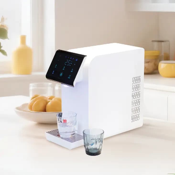 Stellar White HydroForm purifier on a kitchen counter