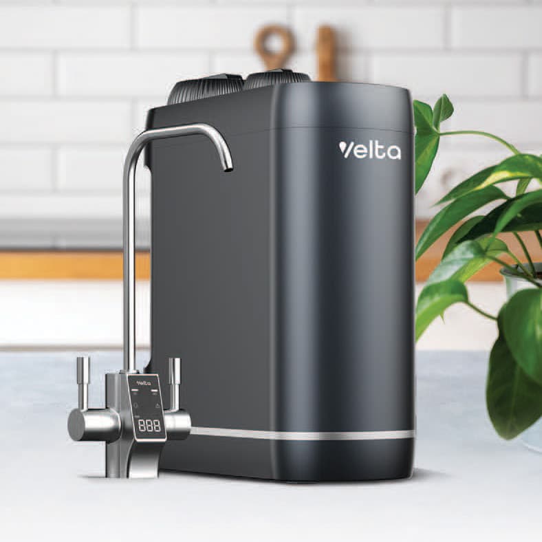 HydroView+ under-sink purifier and dedicated faucet in a kitchen
