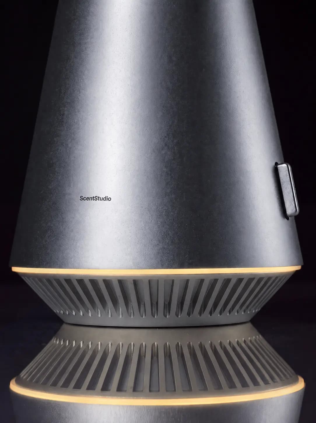 ScentStudio diffuser with the yellow medium-release setting ring